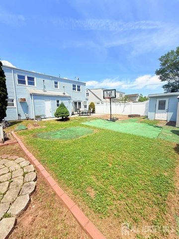 68 Daniel Street, Carteret, NJ 07008