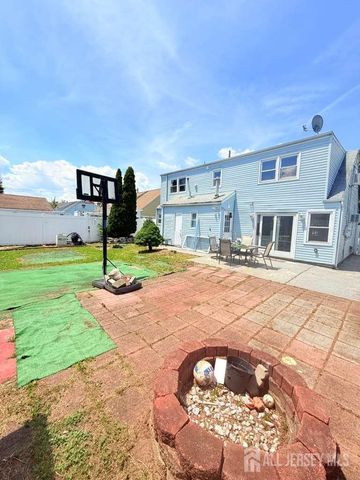 68 Daniel Street, Carteret, NJ 07008