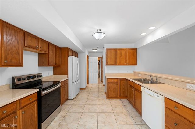 38606 Granite Drive, Willoughby, OH 44094