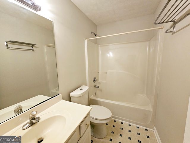 1822 Hayden Mill Court, Lawrenceville, GA 30043