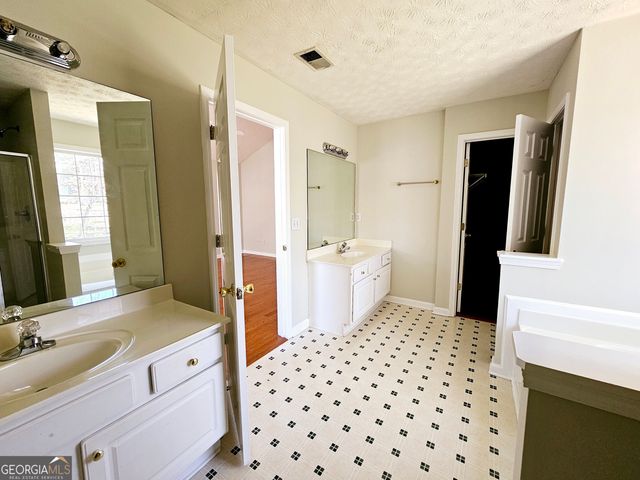 1822 Hayden Mill Court, Lawrenceville, GA 30043