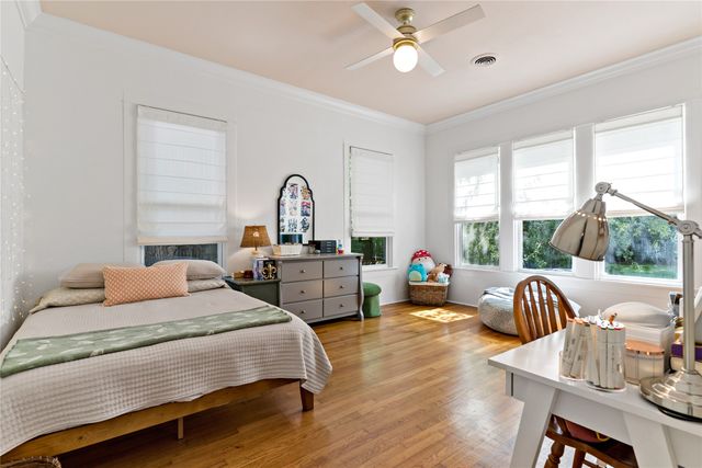 541 S Main Street, Paris, TX 75460
