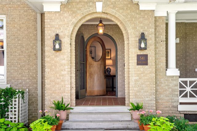 541 S Main Street, Paris, TX 75460