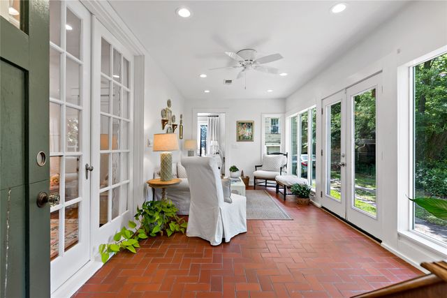 541 S Main Street, Paris, TX 75460