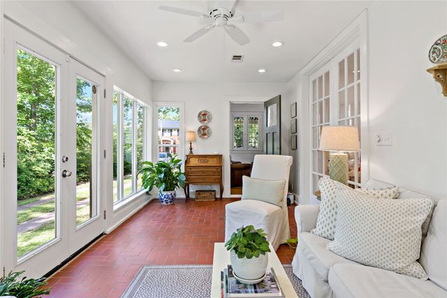 541 S Main Street, Paris, TX 75460