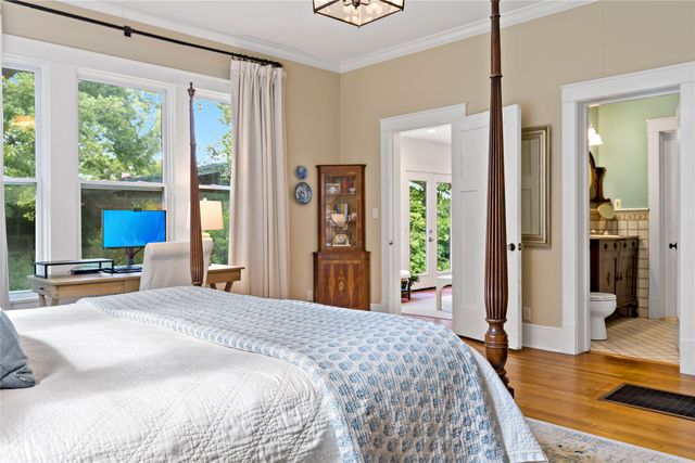 541 S Main Street, Paris, TX 75460