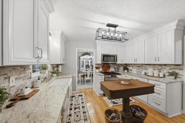 305 Pamela Place, Canton, GA 30115