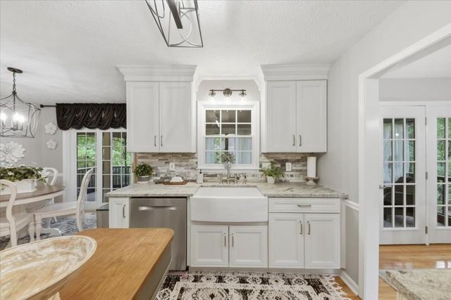 305 Pamela Place, Canton, GA 30115