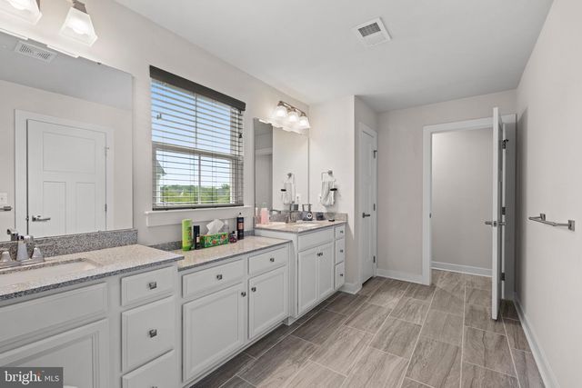 6468 BOB WHITE DR, Warrenton, VA 20187