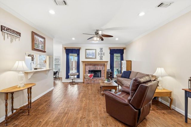 5901 Rushing Creek Court, Haltom City, TX 76137