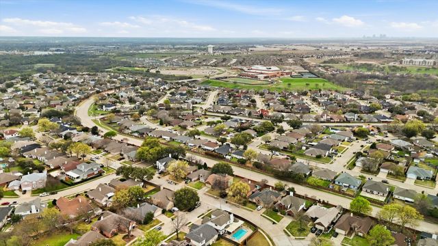 5901 Rushing Creek Court, Haltom City, TX 76137