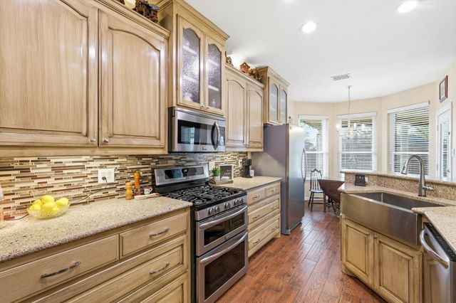 5901 Rushing Creek Court, Haltom City, TX 76137