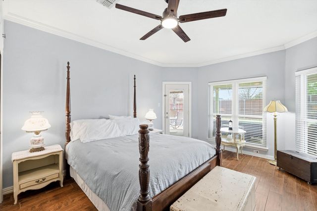 5901 Rushing Creek Court, Haltom City, TX 76137