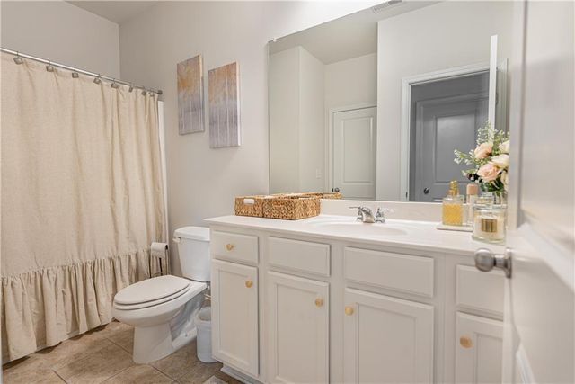 7835 Brewton Creek Dr, Cumming, GA 30028