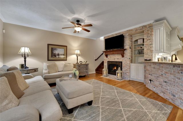 2814 S Cotswold Manor Drive, Kingwood, TX 77339