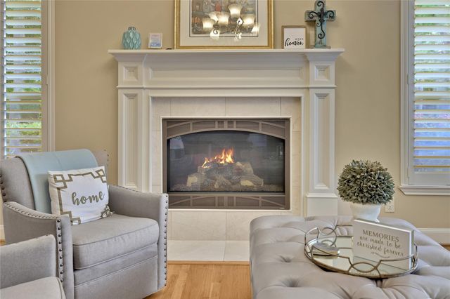 2814 S Cotswold Manor Drive, Kingwood, TX 77339