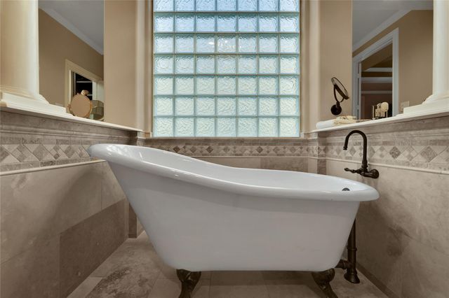 2814 S Cotswold Manor Drive, Kingwood, TX 77339