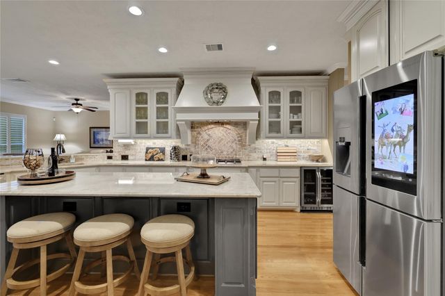 2814 S Cotswold Manor Drive, Kingwood, TX 77339