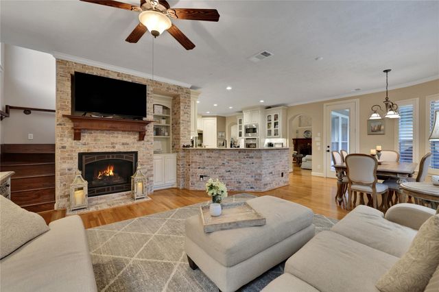 2814 S Cotswold Manor Drive, Kingwood, TX 77339