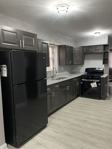 13912 S Edbrooke Avenue, Riverdale, IL 60827