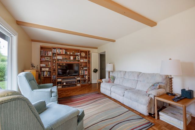 230 Yarmouth Road, Elk Grove Village, IL 60007