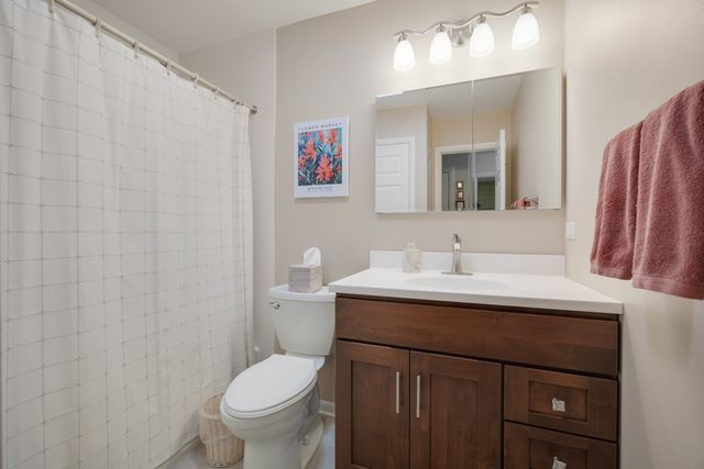 230 Yarmouth Road, Elk Grove Village, IL 60007