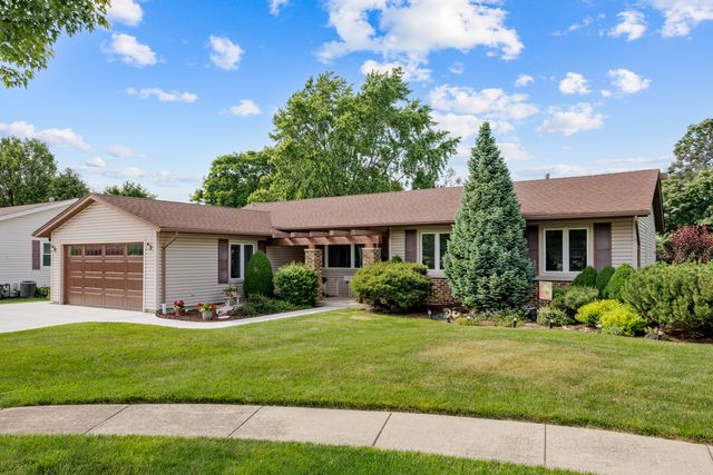 230 Yarmouth Road, Elk Grove Village, IL 60007