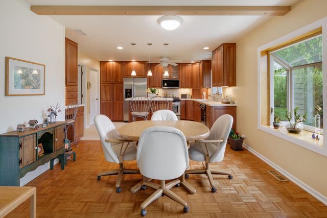 230 Yarmouth Road, Elk Grove Village, IL 60007
