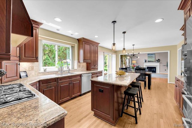 4086 Arcadia Drive, Auburn Hills, MI 48326