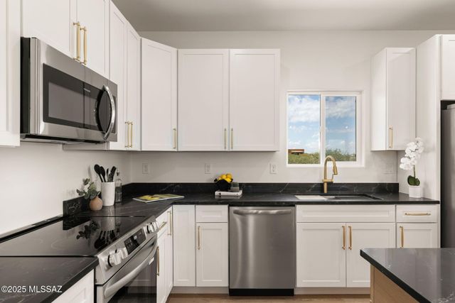 3723 E Wetstones Road, Vail, AZ 85641