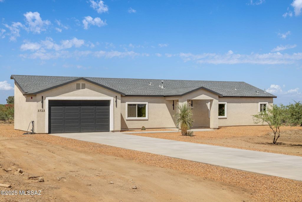 3723 E Wetstones Road, Vail, AZ 85641