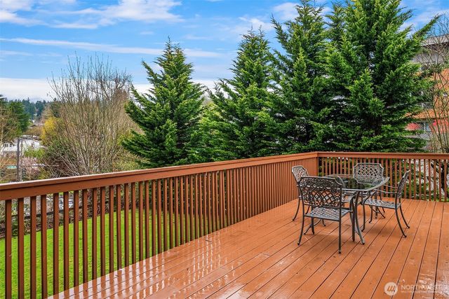 18023 62nd Avenue NE, Kenmore, WA 98028