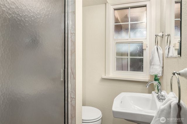 18023 62nd Avenue NE, Kenmore, WA 98028