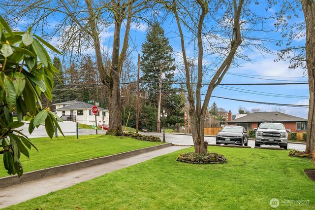 18023 62nd Avenue NE, Kenmore, WA 98028