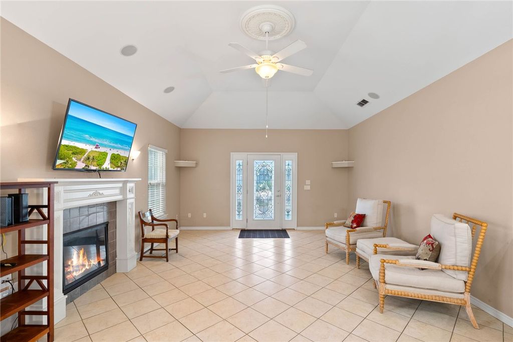 16 Camellia Cir, Fulton, TX 78358 — photo 5