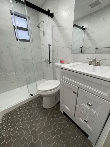 2514 NW 4th Street, Pompano Beach, FL 33069