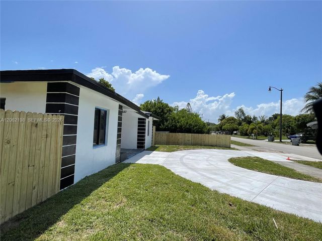 2514 NW 4th Street, Pompano Beach, FL 33069