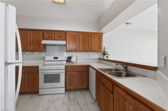 155 Atlantic AVE C2, Hampton, VA 23664