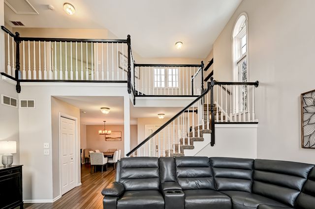 7676 Thistlewood Lane, Frankfort, IL 60423