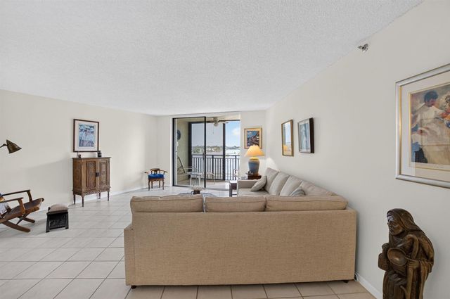 3912 S Ocean Boulevard 501, Highland Beach, FL 33487