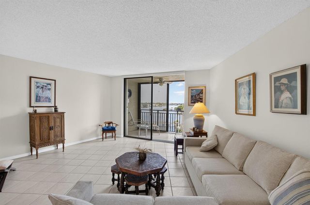 3912 S Ocean Boulevard 501, Highland Beach, FL 33487