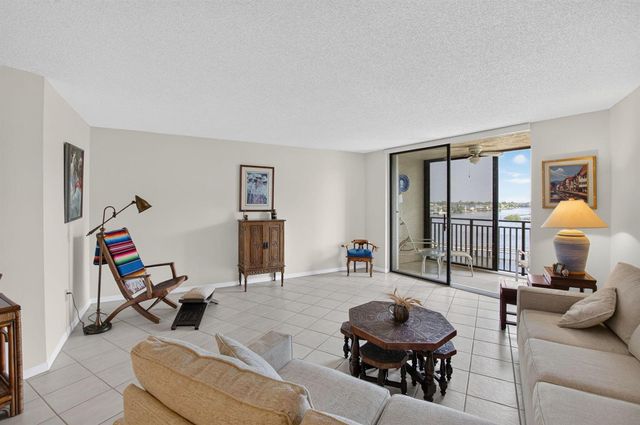 3912 S Ocean Boulevard 501, Highland Beach, FL 33487