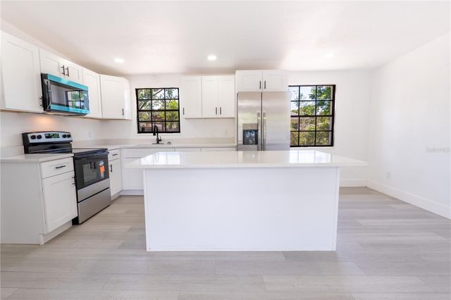4112 W FAIRVIEW HEIGHTS, Tampa, FL 33616
