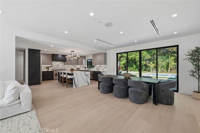 8400 White Oak, Sherwood Forest, CA 91325