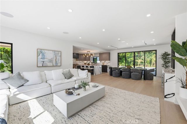 8400 White Oak, Sherwood Forest, CA 91325