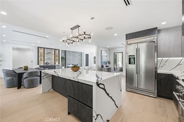 8400 White Oak, Sherwood Forest, CA 91325