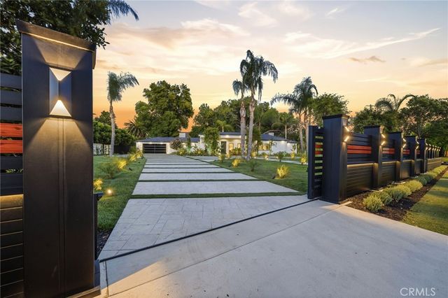 8400 White Oak, Sherwood Forest, CA 91325