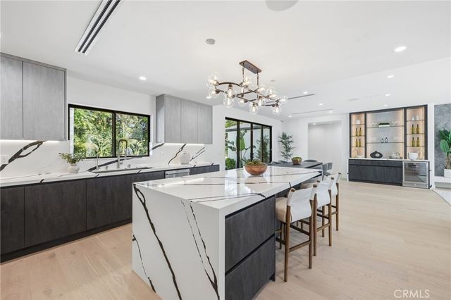 8400 White Oak, Sherwood Forest, CA 91325