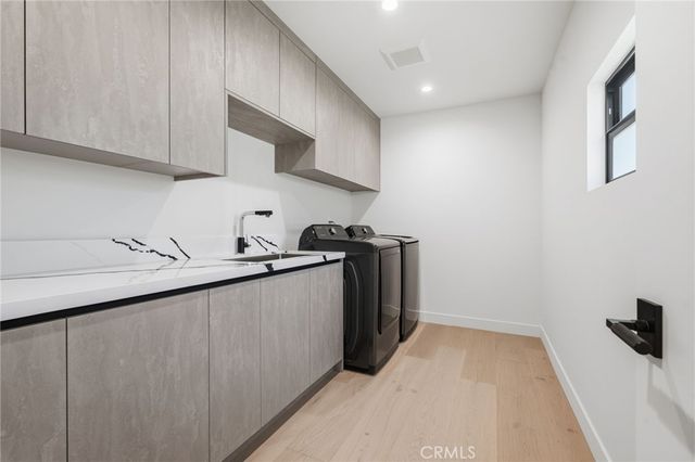 8400 White Oak, Sherwood Forest, CA 91325