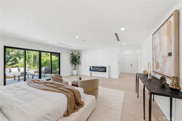 8400 White Oak, Sherwood Forest, CA 91325